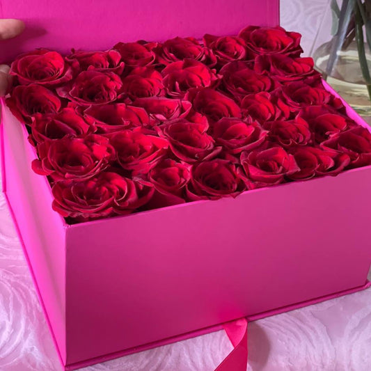 Pink Square box with roses 30 pcs